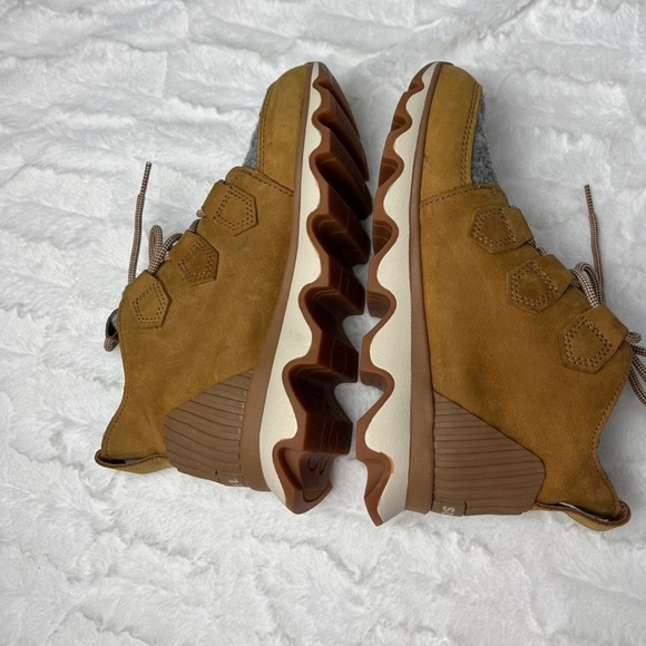 SOREL Women’s  KINETIC CARIBOU Waterproof Boot Size 5 - Picture 6 of 14